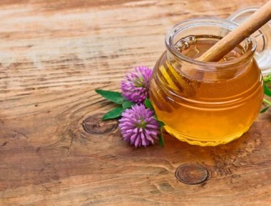 Δείτε για ποιο λόγο πρέπει να τρώμε μέλι με κανέλα κάθε πρωί – Τί καλό κάνει στην υγεία μας